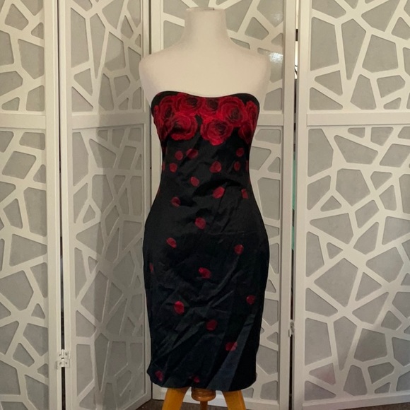 bebe Dresses & Skirts - Strapless red rose little black dress